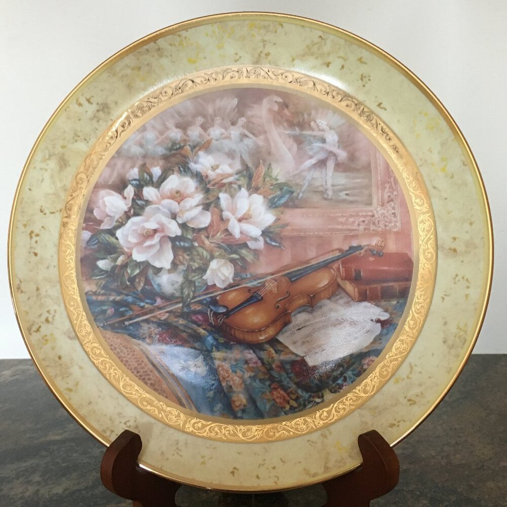 Lena Liu Swan Melody Collector Plate Symphonies of the Heart W.S. George 2002